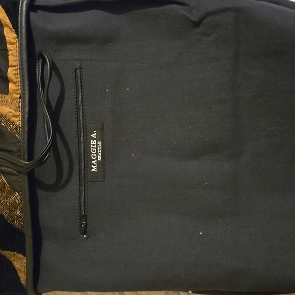 Maggie A Settle Elegant Black and Brown Women's Bag - Picture 8 of 8